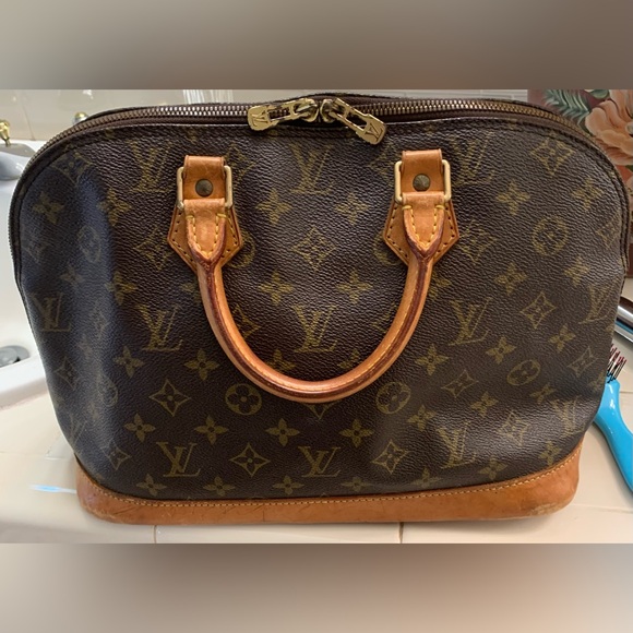 Louis Vuitton Handbags - 🌷🌷SALE TODAY ONLY Authentic Louis Vuitton Brown Monogram Alma Satchel. Bag only